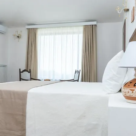 Relais Ruggiero Bed & Breakfast Le Castella  Exterior photo